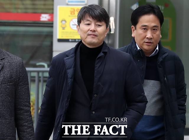 20일 서울동부지법에서 감찰무마 의혹 핵심 인물인 유재수 전 경제부시장에 대한 재판이 열렸다. / 뉴시스