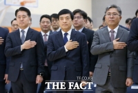  '이성윤, 채널A 기자 영장 밀어붙여' vs '사실 아냐'