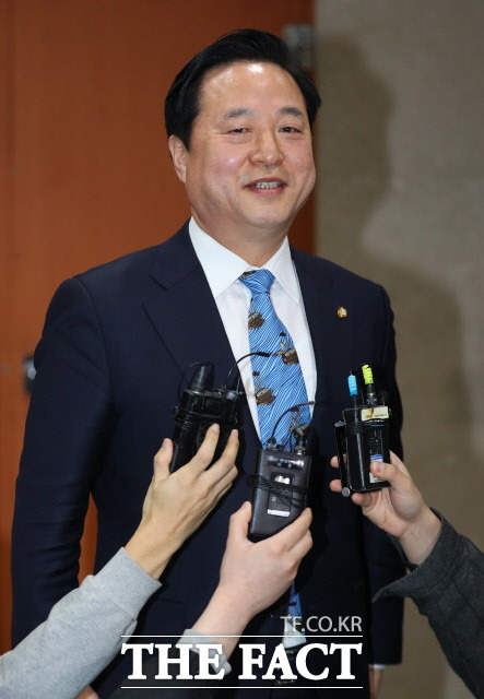 김 의원은 이날 부산·울산·경남 목표 의석수와 관련해 절반 정도는 해볼 만한 정도의 지표가 나온다며 자신감을 보이기도 했다. /뉴시스