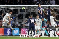 [TF초점] 보르도 황의조 '헤더골', PSG전 '폭발'...'전천후' 득점력 '봤지'