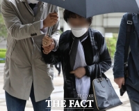  [TF현장] 조국 동생 재판 나온 모친…'남편이 아들한테만 공사비 안 줘'