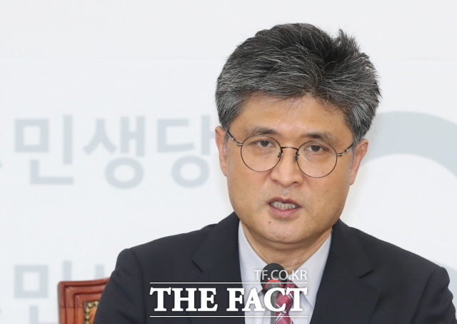 이수봉 민생당 비상대책위원장은 10일 연내 전당대회를 치를 수 있도록 하겠다고 했다. 지난 5월 이수봉 민생당 비상대책위원장이 기자회견 하는 모습. /뉴시스