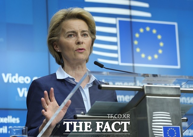EU 집행위원회가 10일(현지시각) 공개한 코로나19 허위정보 대응 전략 보고서에서 코로나19 관련 허위정보 확산이 발생했고, 중국과 러시아가 관여했다고 지목했다. 우르줄라 폰 데어 라이엔 EU 집행위원장이 지난 4월 23일 EU 정상회담에서 발언하는 모습. /AP·뉴시스