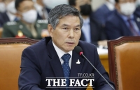  정경두, '탈북자 월북' 서훈 연락받고 인지…'북한 방송 전 전혀 몰랐다'