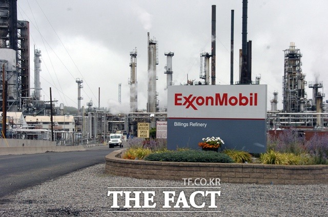 미국 주식시장이 기술 기업의 주도로 변화하면서 2013년까지 미국 시가총액 1위였던 엑손모빌이 다우지수에서 퇴출당했다. 사진은 몬태나주 빌링스에 있는 엑손모빌 빌링스 정유공장의 모습. /뉴시스