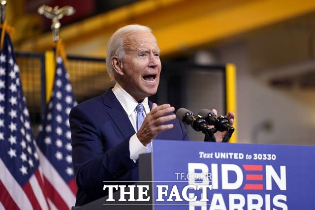 AP통신은 조 바이든 민주당 후보가 경합주인 애리조나에서 승리해 11명의 선거인단을 확보했다고 밝혔다. 바이든 후보가 캠페인에서 연설하고 있는 모습. /AP.뉴시스