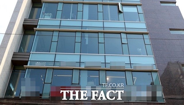 정경심 동양대 교수가 사모펀드 운용사 코링크PE에 건넨 돈이 투자인지, 대여인지를 놓고 법정 공방이 이어지고 있다. 사진은 서울 역삼동에 있는 코링크PE의 등본상 본사 건물. /뉴시스