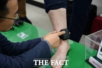  찍고 때리고 성매매까지…전자발찌 찬 채 여친 학대 30대 '징역 16년'