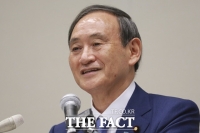  스가 日총리, 文대통령에게 '미래지향적 관계 구축 기대'