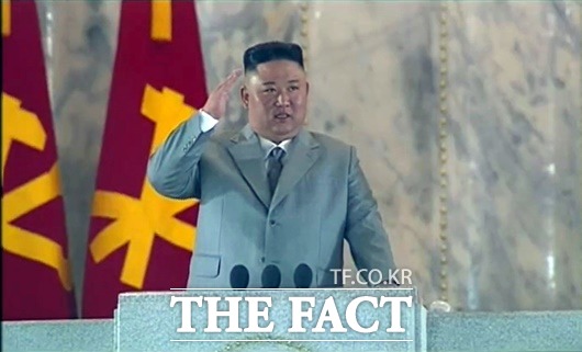 북한 조선중앙TV가 10일 오후 노동당 창건 75주년 경축 열병식을 방송하고 있다. (사진= 조선중앙TV 캡처)/뉴시스