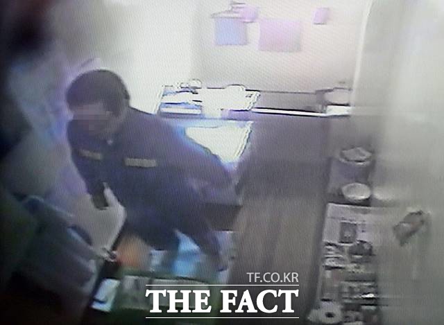 2010년 3월16일 경북 청송교도소 CCTV에 찍힌 조두순./뉴시스