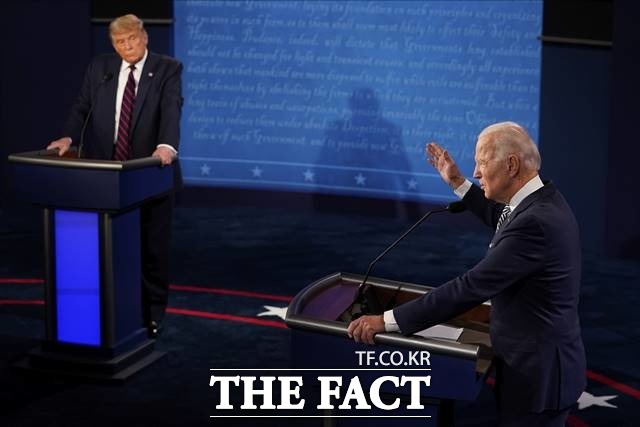트럼프(왼쪽) 대통령과 바이든 후보는 한반도 문제를 놓고 시각차가 크다. 따라서 대선 결과에 따라 미국의 대북 정책이 바뀔 전망이다. /AP.뉴시스