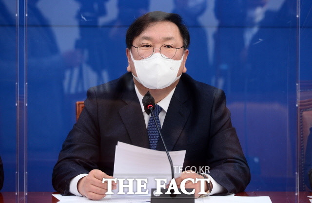 김태년 더불어민주당 원내대표가 8일 법과 절차에 따라 공수처를 출범시키는 일을 지연시키진 않겠다고 강조했다. /국회사진취재단