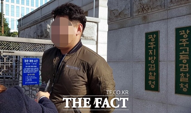 약촌오거리 살인 사건의 진범으로 지목돼 10년 동안 억울한 옥살이를 한 피해자 최모)사진_ 씨에 측에 국가가 16억여 원을 배상해야 한다는 법원 판결이 나왔다. /뉴시스