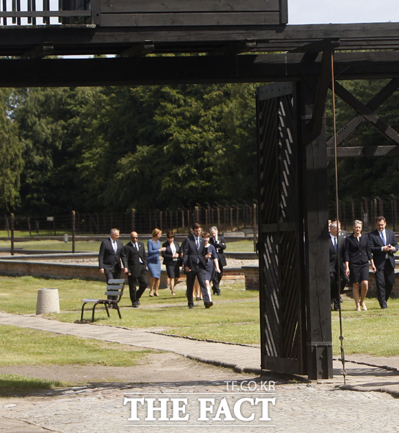 독일에서 2차 세계대전 당시 나치 강제수용소 지휘관의 비서로 일하면서 유대인 등 학살 1만여 건에 방조한 혐의로 95세 여성이 기소됐다. 사진은 슈투트호프 강제수용소. /AP.뉴시스