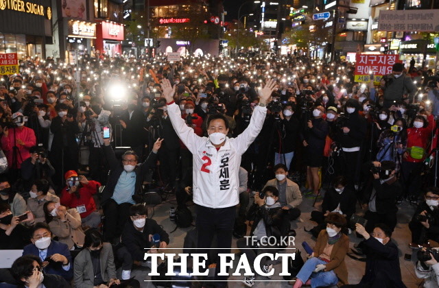 국민의힘은 6일 서울 서대문구 신촌동에서 파이널 유세를 열고 막판 지지를 호소했다. /국회사진취재단