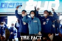  박영선, 홍대서 마지막 유세… '청년 공약 촘촘히 만들었다'(영상)