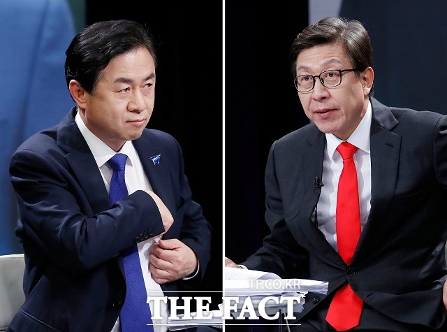 4·7 부산시장 보궐선거에서 박형준(오른쪽) 국민의힘 후보가 김영춘 더불어민주당 후보보다 우세하다는 출구조사 결과가 7일 나왔다. 사진은 두 후보가 지난 5일 부산 해운대구 KNN 방송국에서 부산시장 후보 초청 토론회 준비를 하는 모습. /뉴시스