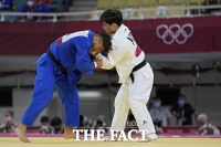  유도 안창림, 73kg급 8강 진출…연장전서 '절반승'