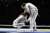  '단체전 신화 이어간다'...여자 사브르 단체 준결승 진출 [TF사진관]