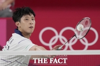  배드민턴 세계 1위 꺾은 허광희, '8강전에서 아쉽게 패배' [TF사진관]