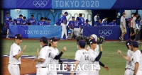  '8회말 빼앗긴 3점'…한국 야구, 일본에 아쉬운 패배 [TF사진관]