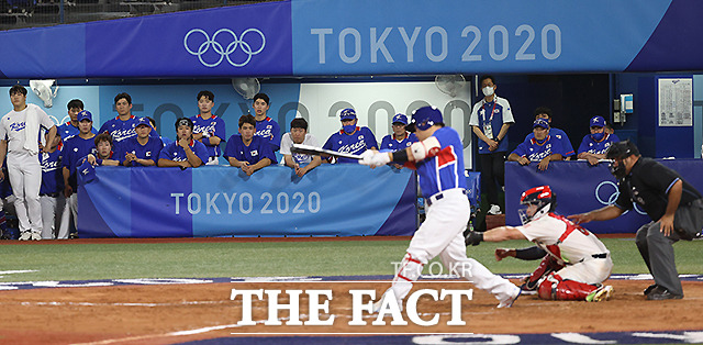 5일 오후 일본 요코하마 스타디움에서 열린 도쿄올림픽 야구 패자 준결승전 대한민국과 미국의 경기, 9회초 2사 주자없는 상황 대타 양의지의 타구가 미국 투수 앤서니 카터에게 잡히며 한국이 2-7로 패했다. /요코하마=뉴시스
