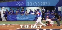  한국 야구, 한 이닝 투수 5명에 5실점...무너진 2연패의 꿈 [TF사진관]
