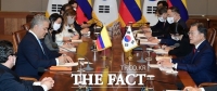  문 대통령, 콜롬비아 대통령과 정상회담…전략적 협력 확대 논의