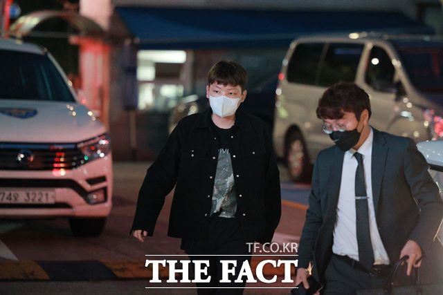 검찰이 무면허로 운전하고 경찰관을 폭행한 혐의를 받는 래퍼 장용준(21·예명 노엘)의 사전구속영장을 청구했다. /뉴시스