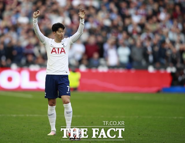 토트넘 공격수 손흥민은 우승 청부사로 불리는 안토니오 콘테 감독과 함께 우승 열망을 이루기 위한 동행을 시작한다./런던=AP.뉴시스