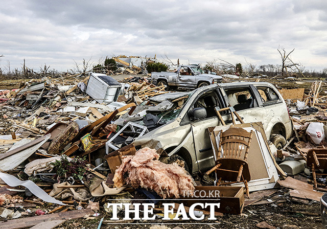 미국 중부를 강타한 토네이도로 켄터키주에서만 최소 70명이 사망한 것으로 확인됐다./브레멘=AP.뉴시스