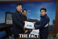 [속보] 검찰, 이재명 측근 김용 체포…정치자금법 위반 혐의