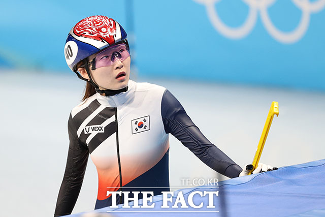 결과 살펴보는 최민정. /베이징=뉴시스