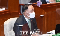  홍남기 '여야 합의했다고 추경해야 하나…받아들이면 무책임한 행동'