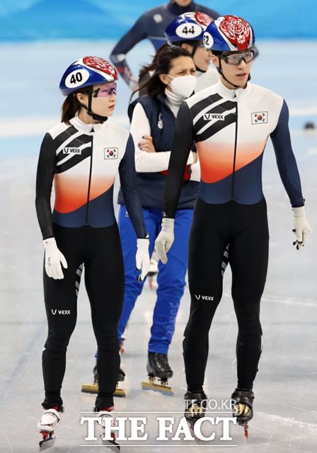 2022 베이징 동계올림픽 쇼트트랙 심판진의 편파 판정을 강하게 성토한 한국선수단의 에이스 최민정(왼족)과 황대헌이 9일 나란히 재도전에 나선다./베이징=뉴시스