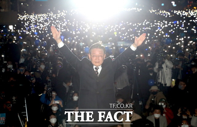 이재명 더불어민주당 대선 후보는 8일 오후 서울 중구 청계광장에서 대동세상의 꿈을 만들어가겠다며 지지를 호소했다. /남윤호 기자