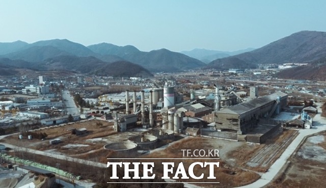 쌍용C&E는 1종 시멘트를 톤당 9만800원에 공급하기로 레미콘 업계와 합의했다고 17일 밝혔다. /뉴시스