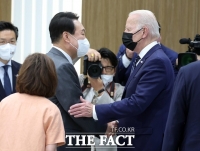  尹대통령, 바이든과 평택 삼성전자 반도체 공장서 첫 대면