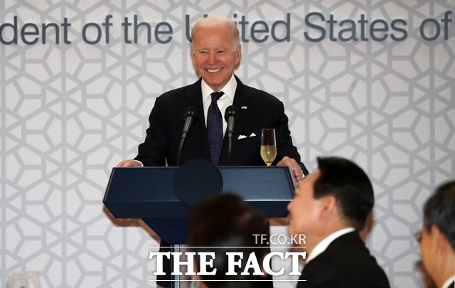 조 바이든 미국 대통령이 21일 오후 서울 용산구 국립중앙박물관에서 열린 한미 정상 만찬에서 답사를 하고 있다. /뉴시스