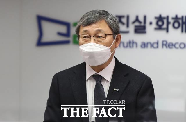 2기 진실·화해를 위한 과거사 정리위원회가 창성호 납북귀환어부 인권침해 사건 등 97건에 대한 진실규명에 나선다. 사진은 정근식 진실·화해를위한과거사정리위원회 위원장./뉴시스