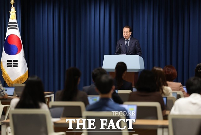 권영세 통일부 장관이 22일 오후 서울 용산 대통령실 청사 브리핑룸에서 통일부 업무보고 관련 브리핑을 하고 있다. /뉴시스