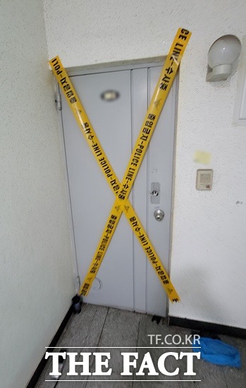 24일 수원시와 경찰 등에 따르면 당초 세 모녀의 시신을 수습해 장례를 치를 예정이었던 유가족이 이날 오전 경찰에 시신 인수 취소 관련 서류를 체줄했다. /뉴시스