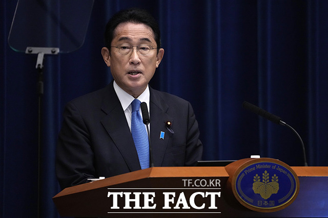 마이니치신문 보도에 따르면 일본 정부는 5년 뒤 방위비를 45조엔 규모로 증액하는 방안을 검토 중이다. 사진은 기시다 후미오 일본 총리의 모습. /도쿄=AP.뉴시스