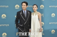  이정재 임세령, 에미상 레드카펫 물들인 8년 차 커플