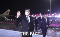  시진핑, 우즈베키스탄 도착…SCO 정상회의서 푸틴과 만난다 [TF사진관]