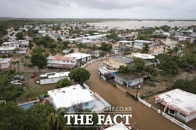 열대성 폭풍에서 세력을 키운 허리케인 피오나(Fiona)가 중미 카리브해 인근을 덮친 가운데 19일(현지시간) 미국의 자치령인 푸에르토리코 살리나스 지역의 주택이 침수돼 있다. /살리나스=AP.뉴시스