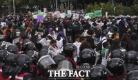  '세계 안전한 낙태의 날' 거리에 모인 멕시코 여성들 [TF사진관]