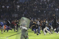  [속보] 경찰 과잉 진압? 인도네시아 '축구장 난동'으로 최소 127명 사망