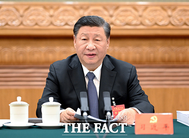 시진핑 중국 국가주석이 지난달 18일 중국 베이징 인민대회당에서 열린 공산당 제20차 전국대표대회(당 대회) 주석단 제2차 회의에서 발언하고 있다. /뉴시스